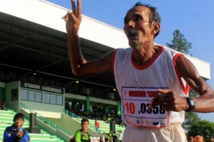 Seorang Kakek 70 Tahun Jadi Pelari Ultra Marathon