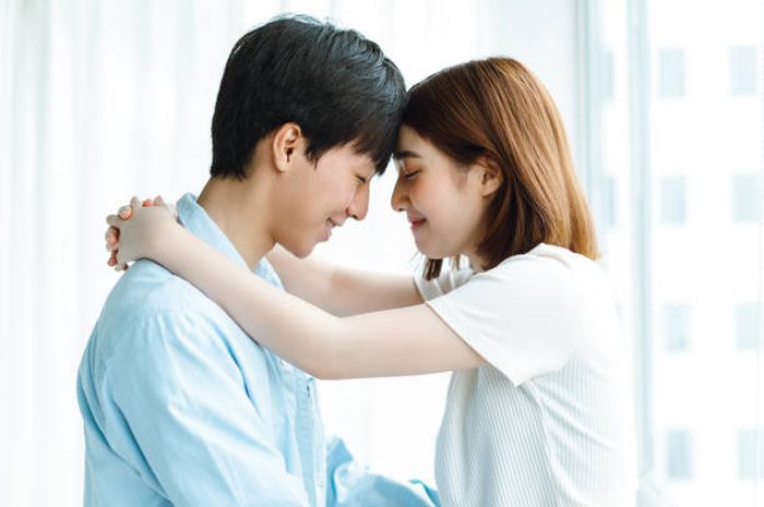 Menebak Gaya Bercinta Seseorang Berdasarkan Bulan Lahir, Ups Kebongkar ...