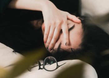 Banyak Orang Tua Mengalami Kelelahan, Penyebab Utama Ternyata Bukan Anak