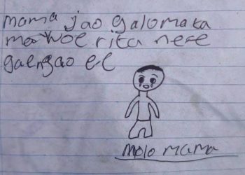 Saat Anak Kecil Memikul Beban Seperti Orang Dewasa