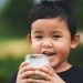 Jarak Minum Susu dan Makan yang Dekat Ganggu Penyerapan Zat Besi