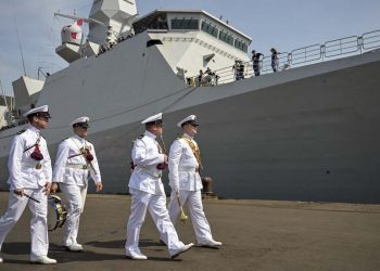 Kapal Perang Belanda HNLMS De Ruyter Dapat Dilihat di Surabaya