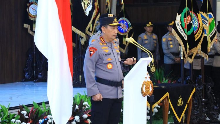 Mutasi Ratusan Perwira oleh Kapolri Sembilan Kapolda Diganti