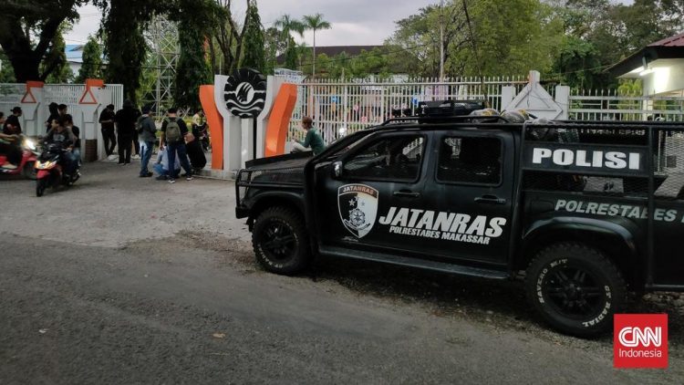 Kritik Mahasiswa terhadap Pengamanan Ketat di UNM saat Hardiknas di Makassar