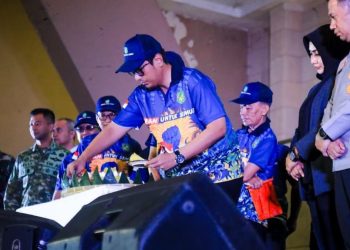 Aksi Buruh di Medan Rayakan May Day dengan Joget dan Potong Tumpeng Bersama Walikota