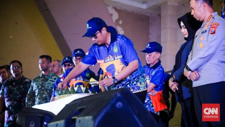 Aksi Buruh di Medan Rayakan May Day dengan Joget dan Potong Tumpeng Bersama Walikota