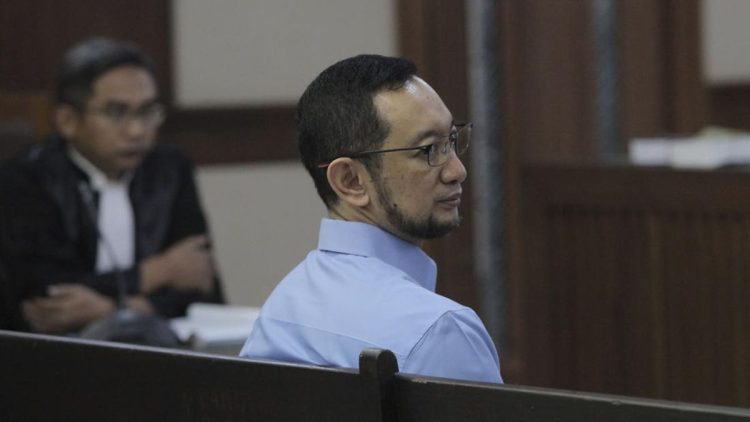 Eks Kepala Bea Cukai Makassar Dihukum 12 Tahun Bui Meski PK Ditolak