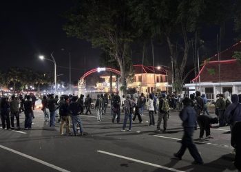 Polisi Tangkap Belasan Orang dalam Aksi Massa Sipil di Surabaya