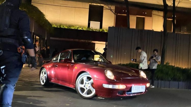 Kendaraan Super Mewah Disita dari Rumah Silmy Karim