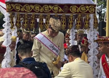Safari Lampung Jokowi Terima Gelar Adat Baginda Pemuka Bangsa