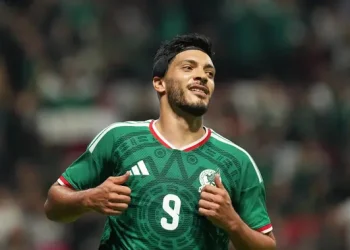 Peran Pelindung Kepala yang Digunakan Penyerang Meksiko Raul Jimenez