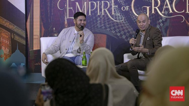 Semangat Talk Show Ivan Gunawan di Islamic Travel Connect
