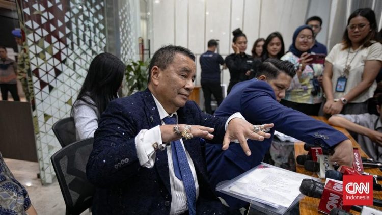 Pemred Kecam Sikap Hotman Terhadap Wartawan: Sangat Tak Profesional