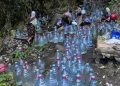 Warga Berjuang Mencari Air Bersih di Cilegon