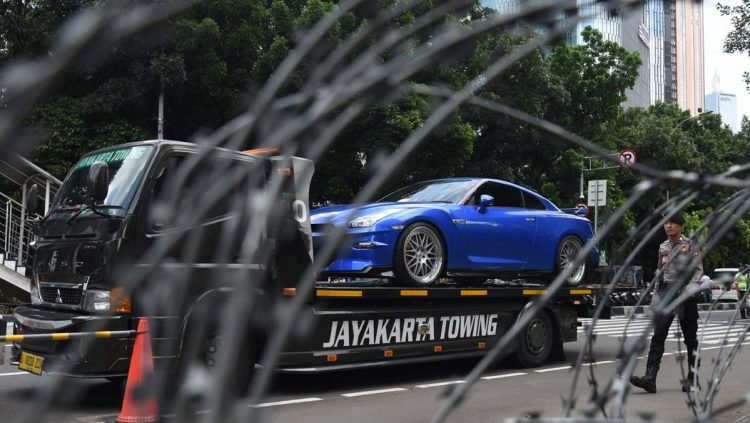 Mobil Misterius Terparkir di Jalan Layang Antasari, Polisi Cari Pemiliknya