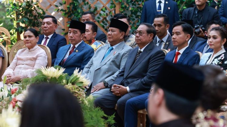 Nikahan Anak Boy Thohir dihadiri Prabowo dan Jokowi Duduk Bersebelahan
