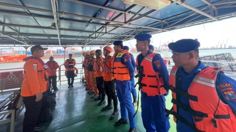 Update Terbaru Operasi SAR Kapal Mutiara Sentosa yang Terbakar di Laut
