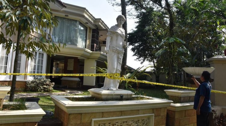 Hakim Menolak Pengembalian Foto Keluarga Febrie yang Disita dari Rumah di Sentul