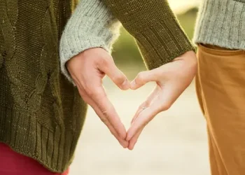 Dua Putri Ungkap Dugaan Perselingkuhan Ayah Selama 10 Tahun