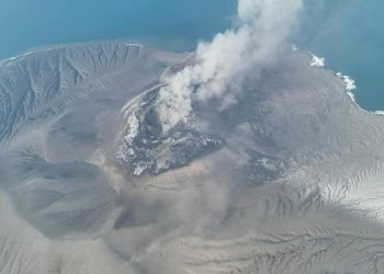 Gunung Anak Krakatau Terus Melakukan Erupsi