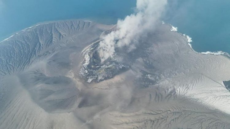 Gunung Anak Krakatau Terus Melakukan Erupsi