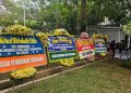 Karangan Bunga di Rumah Duka Guruh Soekarnoputra