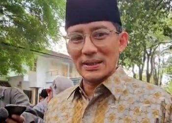Hasto dan Sandiaga Uno Hadiri Pemakaman Guruh Soekarnoputra