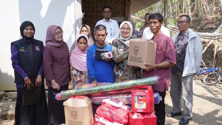 Keluarga Prasejahtera Buayan Dapat Bantuan Membangun Rumah Pasca Kebakaran