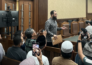 Khalid Basalamah Menjadi Saksi dalam Sidang Kasus Kuota Haji