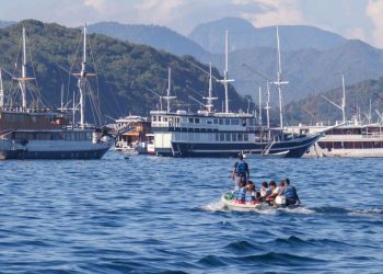 Gelombang 2,5 Meter Mengancam Perairan Komodo, KSOP Identifikasi 10 Titik Rawan