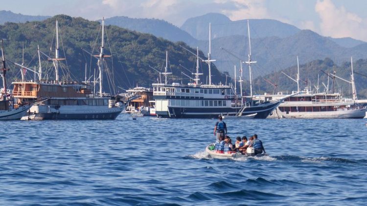 Gelombang 2,5 Meter Mengancam Perairan Komodo, KSOP Identifikasi 10 Titik Rawan